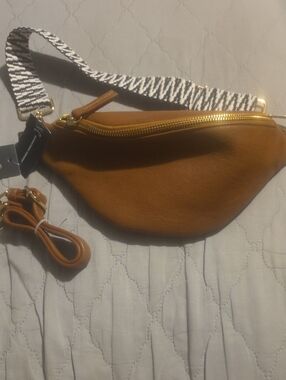Stylish Women’s Crossbody Belt Bag - Cognac Color